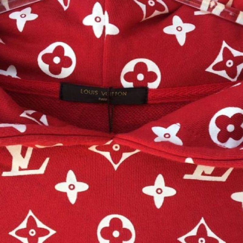 Moletom Canguru Vermelho Louis Vuitton X Supreme com Bolso Monograma Lv  Colab | Casaco Masculino Louis Vuitton Nunca Usado 88081877 | enjoei