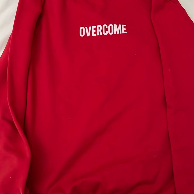 Moletom overcome hot sale vermelho