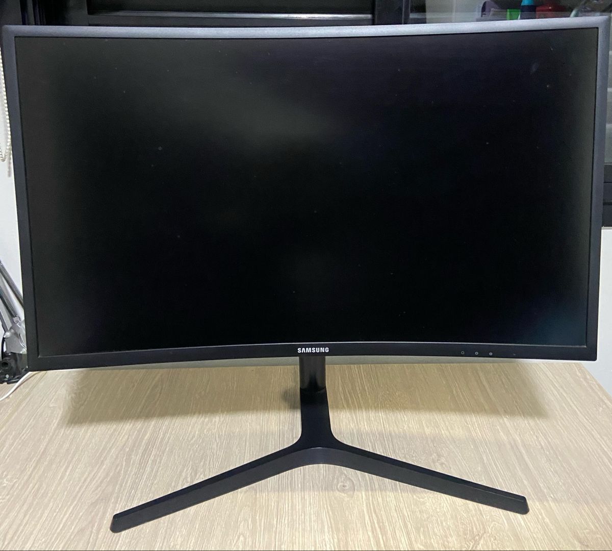 Monitor Gamer Curvo Samsung 27", Fhd, 144hz, 1ms, Hdmi, Displayport, Freesync, com Ajuste de