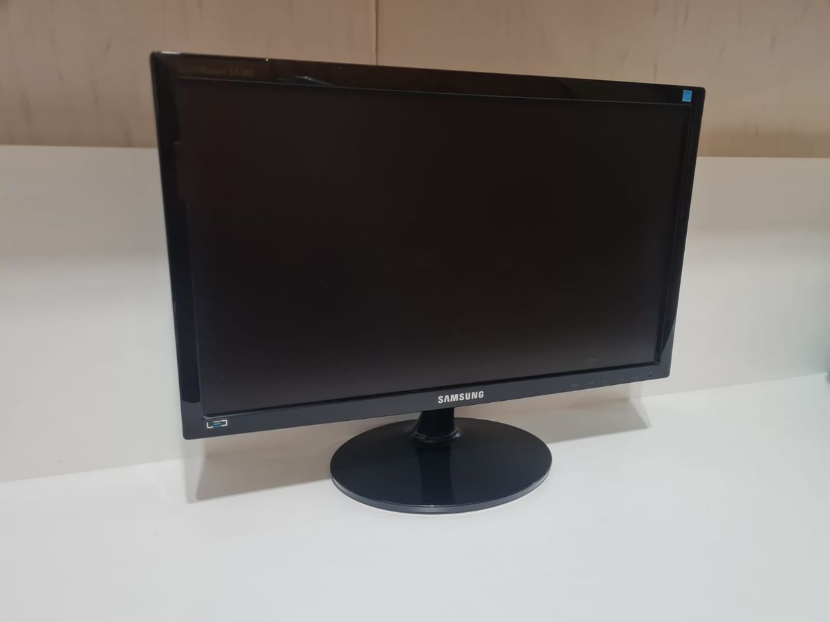 Monitor Samsung Syncmaster Sa300 19 Led Usado com Linha Horizontal