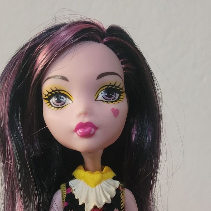 Monster High Creepateria Draculaura Doll