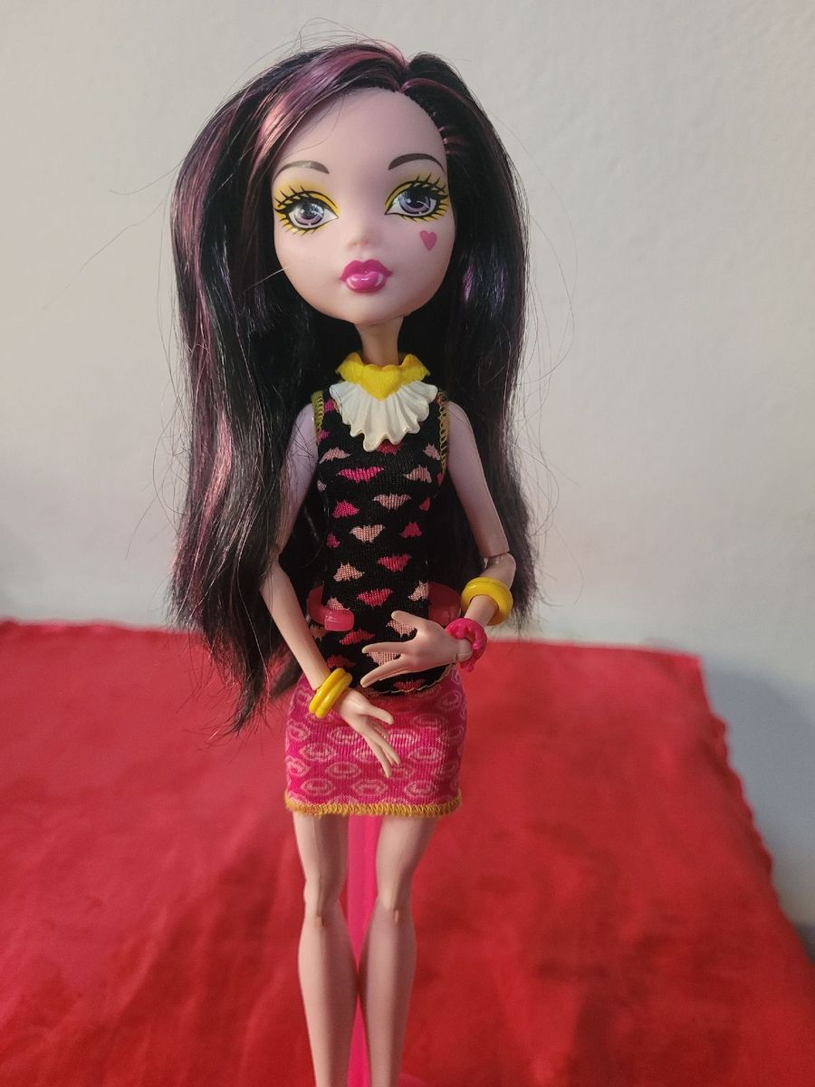 Monster High Creepateria Draculaura Doll