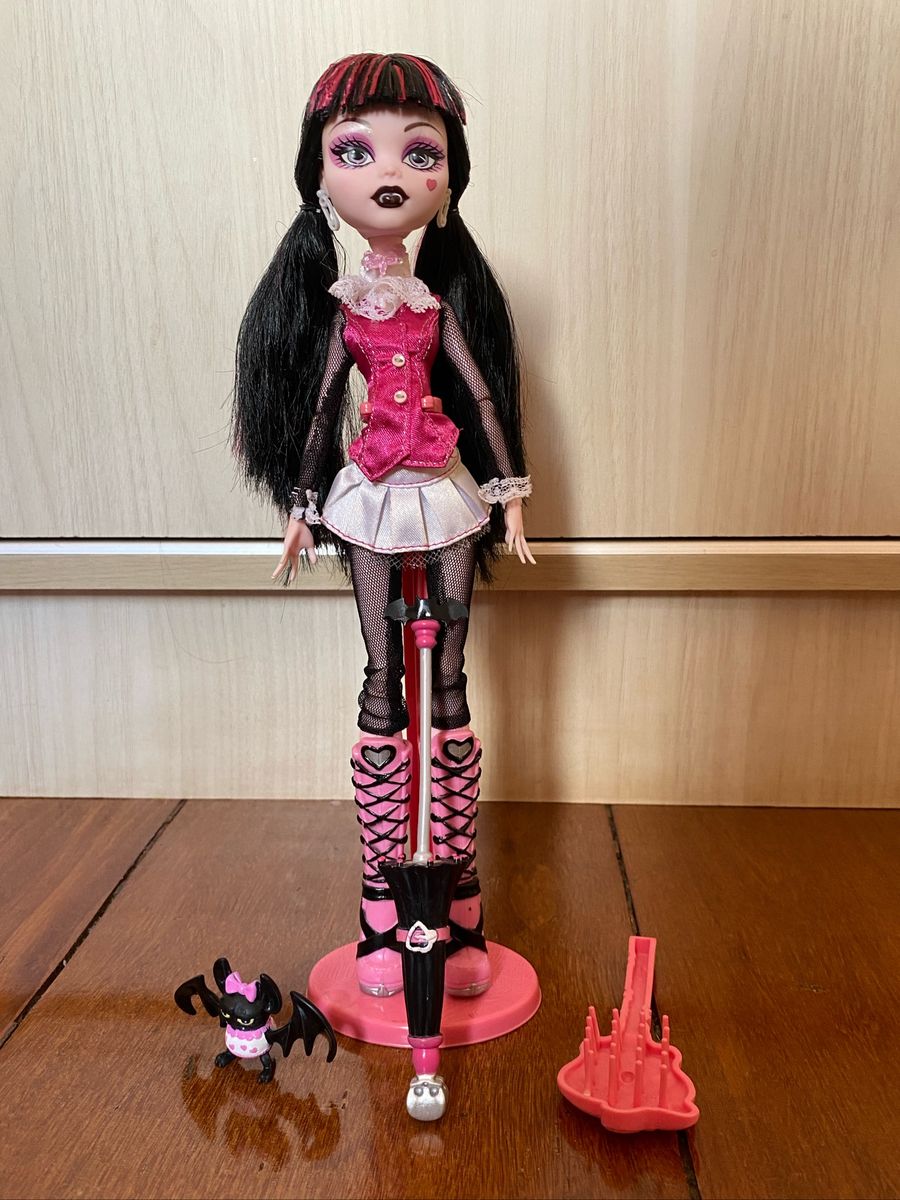 Monster High mini Draculaura antiga - Escorrega o Preço