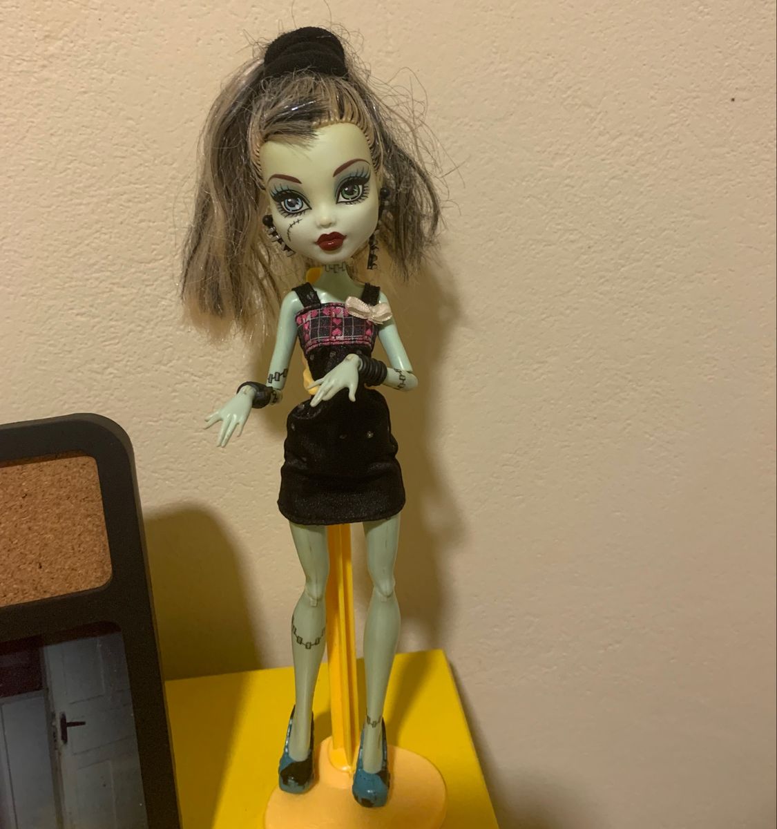 Boneca Monster High Frankie: comprar mais barato no Submarino