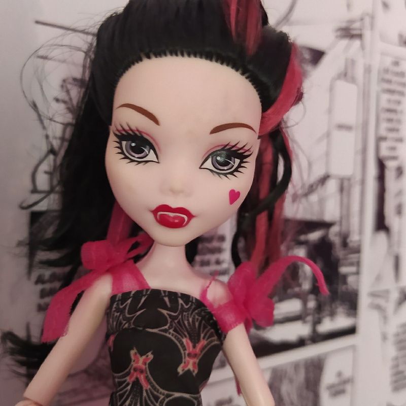 Monster High Draculaura - Autobrinca Online