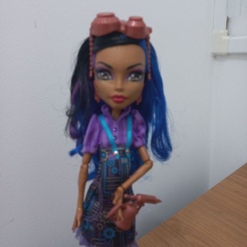 Boneca Monster High Robecca Aula de Arte - Mattel - A sua Loja de  Brinquedos, 10% Off no Boleto ou PIX