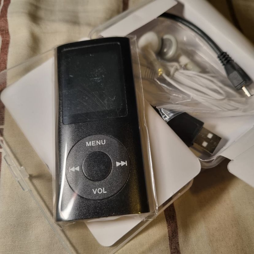 Mp4 Player Portátil com Tela - Entrada Micro Sd - Preto | Ipod e Mp3 ...