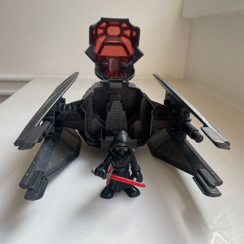 Nave kylo ren clearance