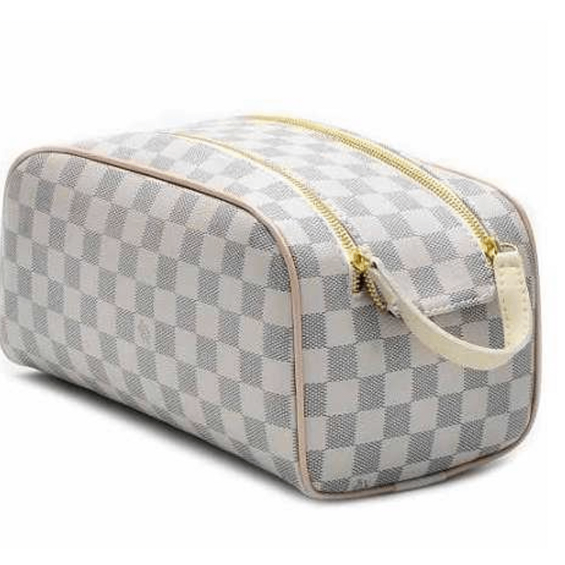 Necessaire Louis Vuitton Jogador Lançamento Top | Necessaire Feminina Louis  Vuitton Nunca Usado 35126331 | enjoei