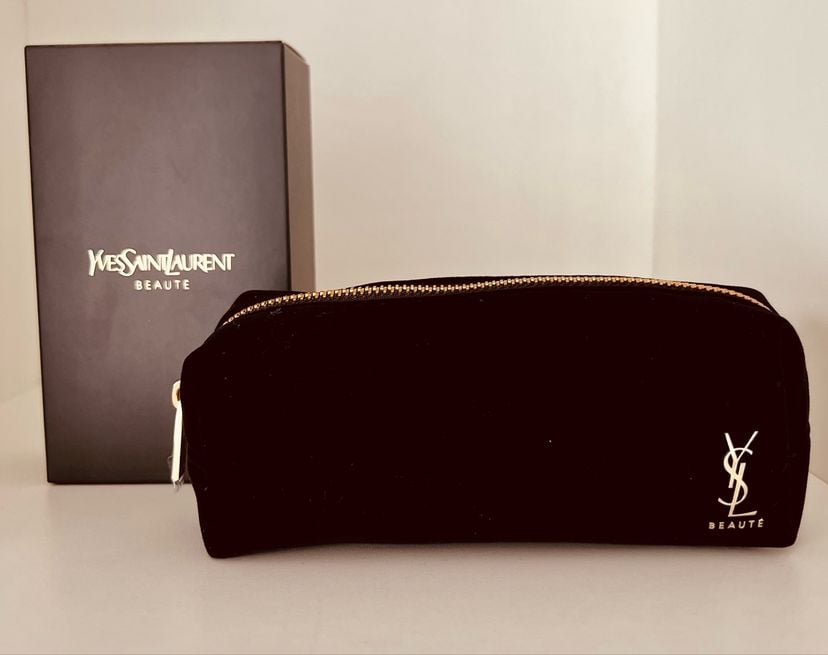 Necessaire Preta Yves Saint Laurent | Necessaire Feminina Yves Saint ...