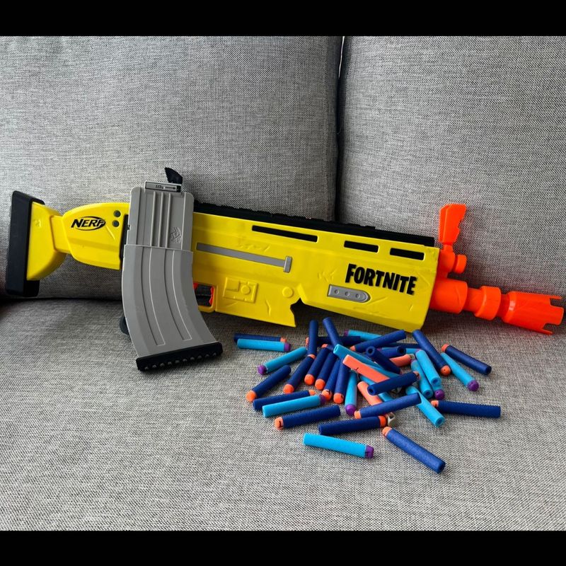 Lançador de Dardos Hasbro Nerf Fortnite AR-L