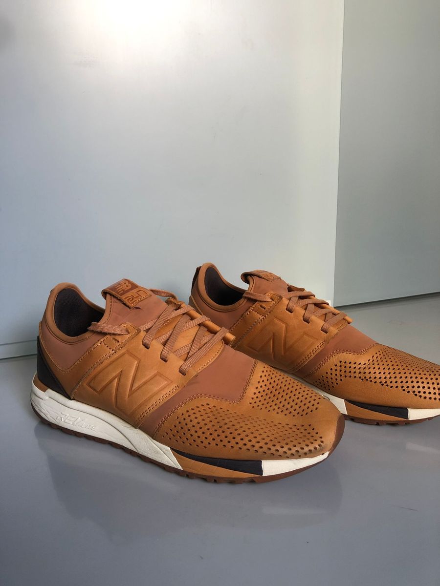 tênis new balance 247 luxe marrom