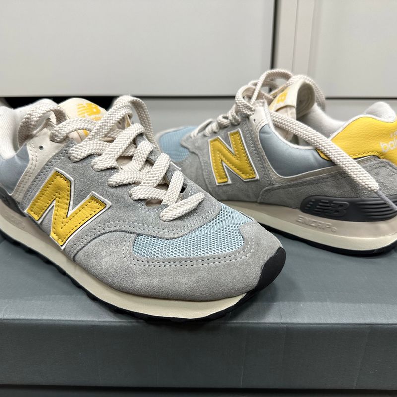 New Balance 574 Azul Claro e Amarelo New Balance Usado 100935352 enjoei