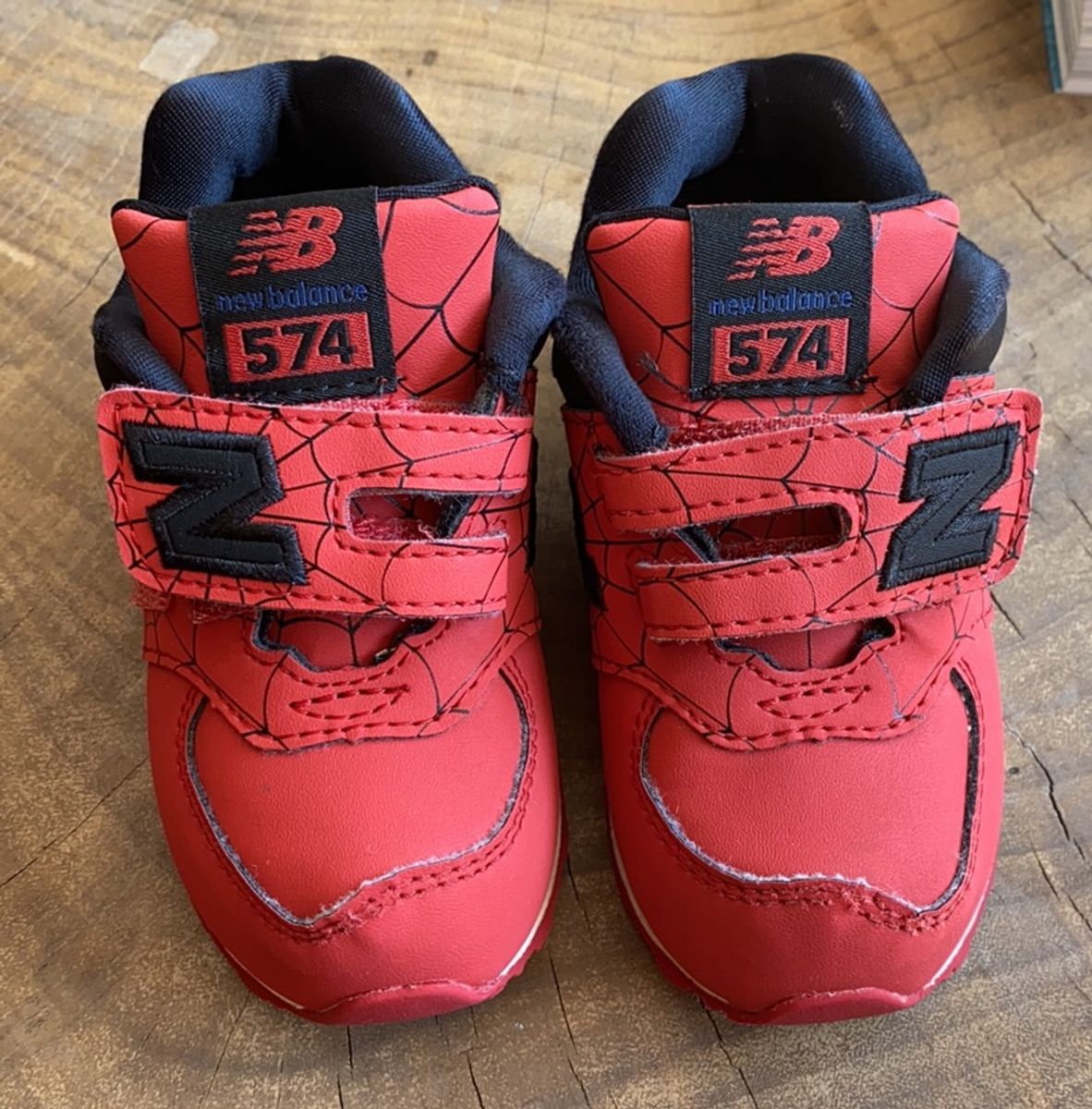 new balance homem aranha