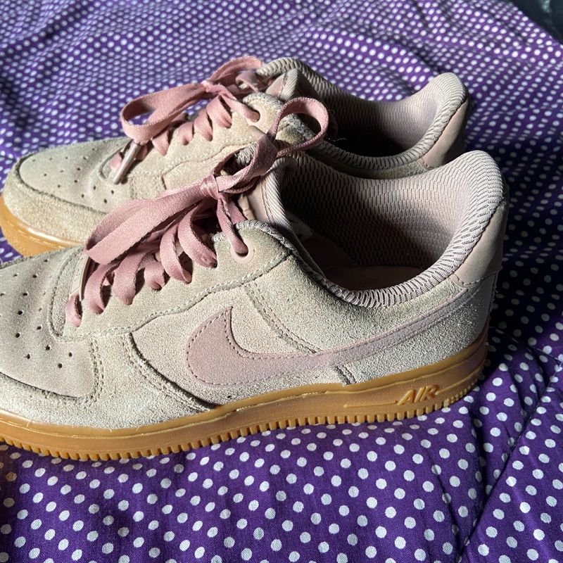 Nike mauve air force sale 1 sneakers with gum sole