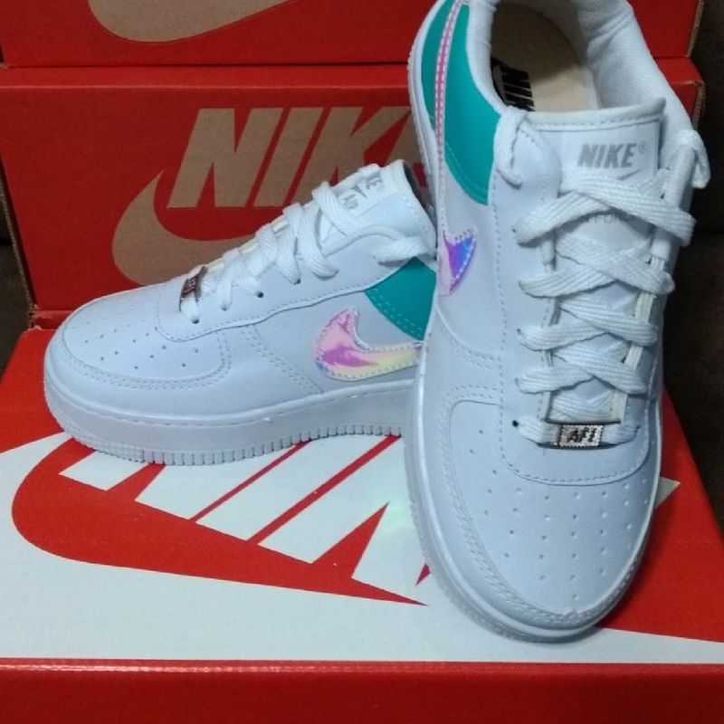 NIKE AIR FORCE 1 BRANCO/VERDE/HOLOGRAFICO - After Wave