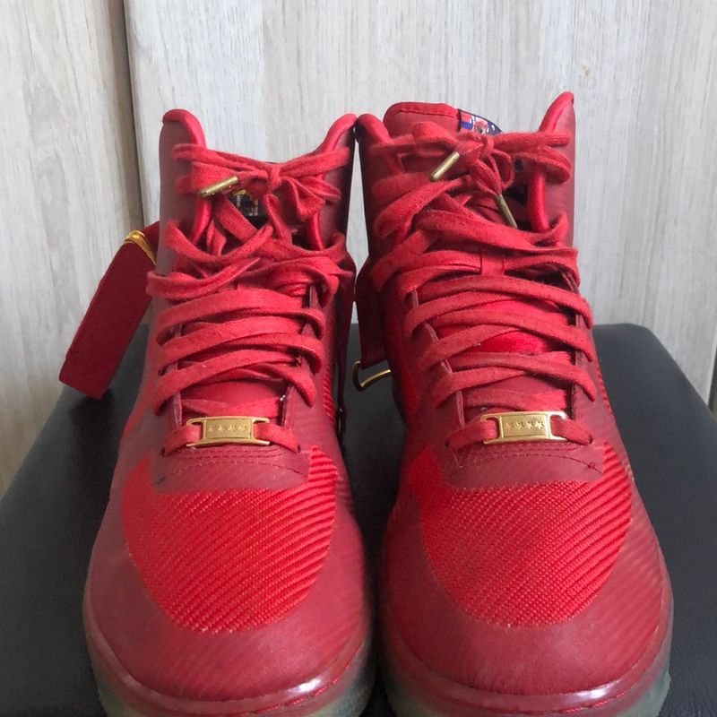 Solid best sale red nike