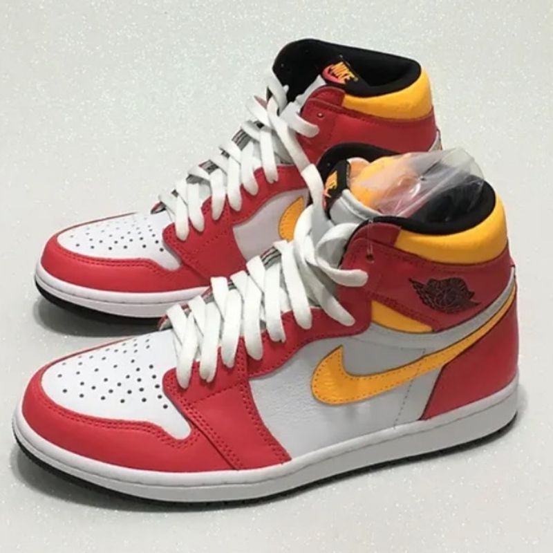 Sneaker Nike Air Jordan 1 Retro High OG 'Light Fusion Red
