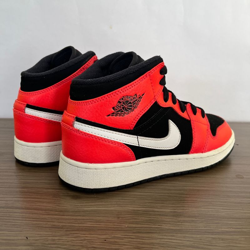 Nike air jordan 1 best sale mid black infrared 23