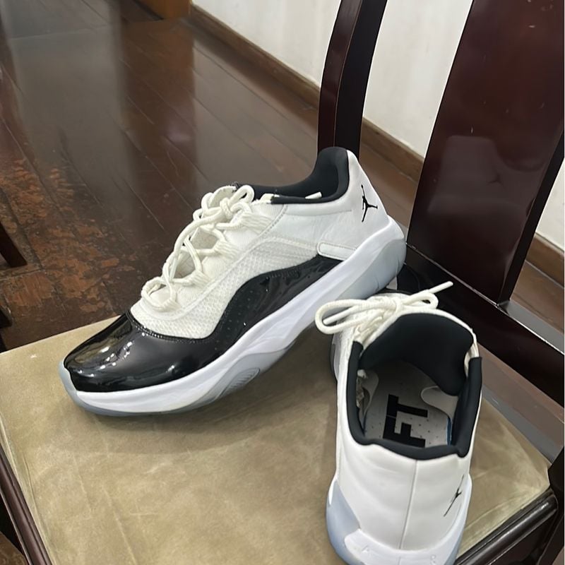 Jordan 11 store low concord 2018