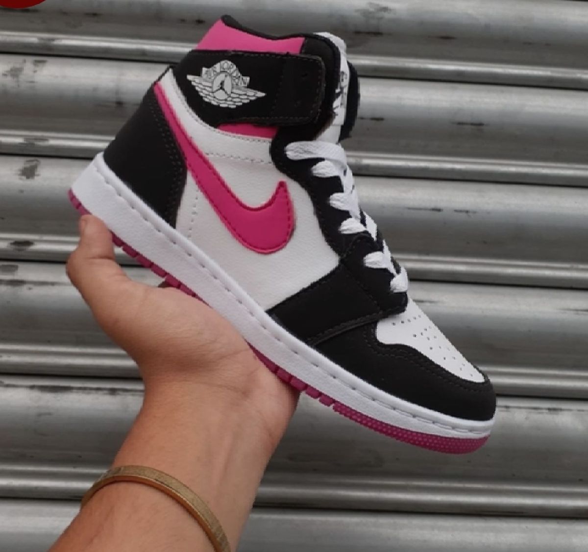 tenis jordan feminino rosa