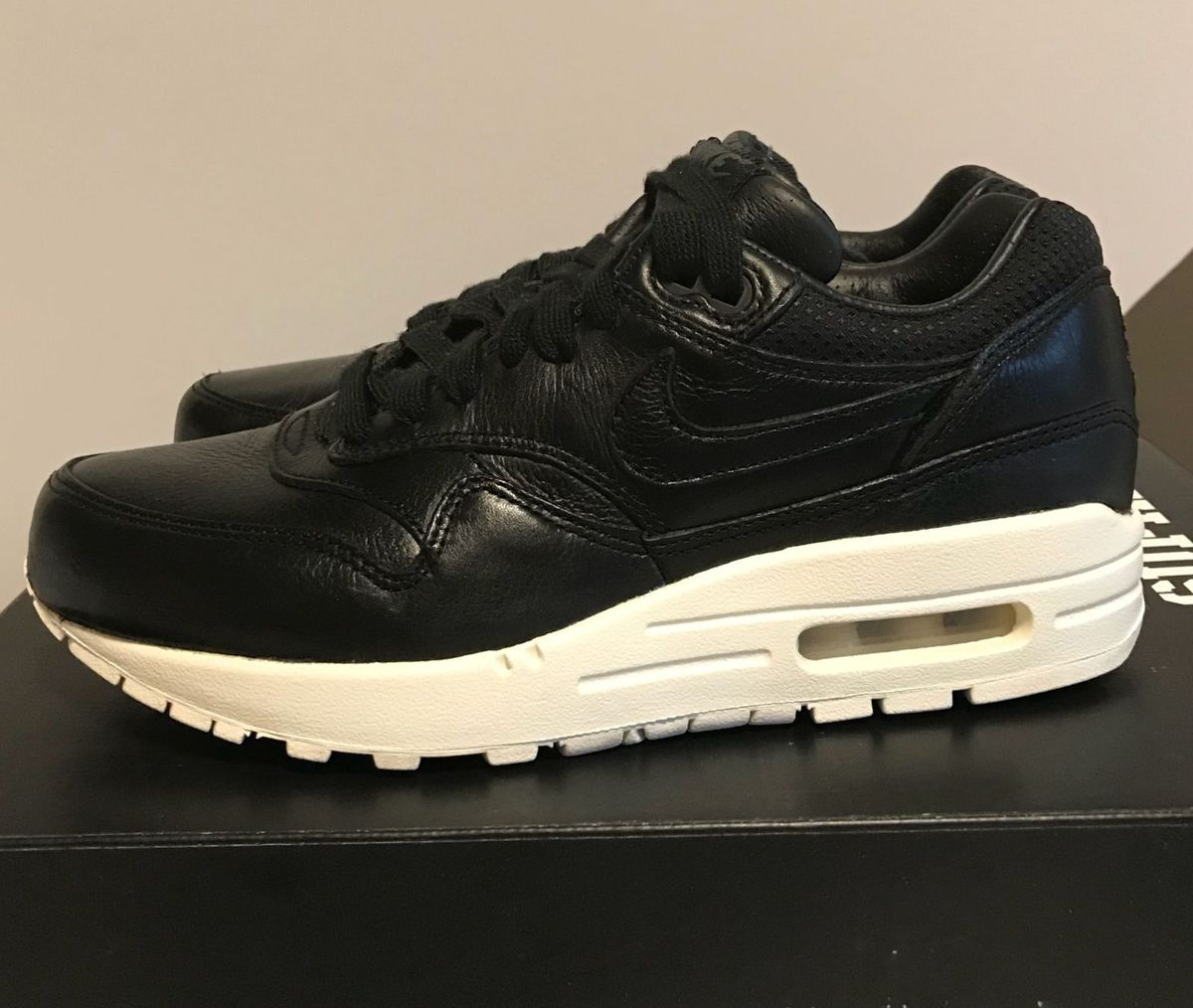 air max couro preto