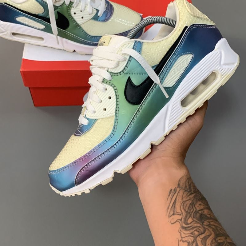 Nike air max hot sale with rainbow bubble