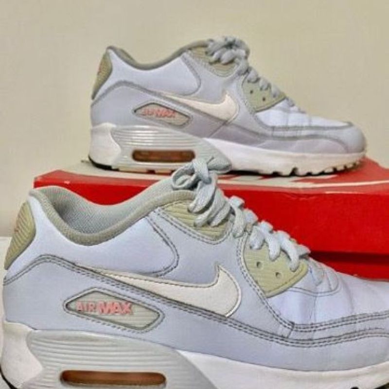 Tênis nike air max 90 essential best sale feminino cinza e rosa