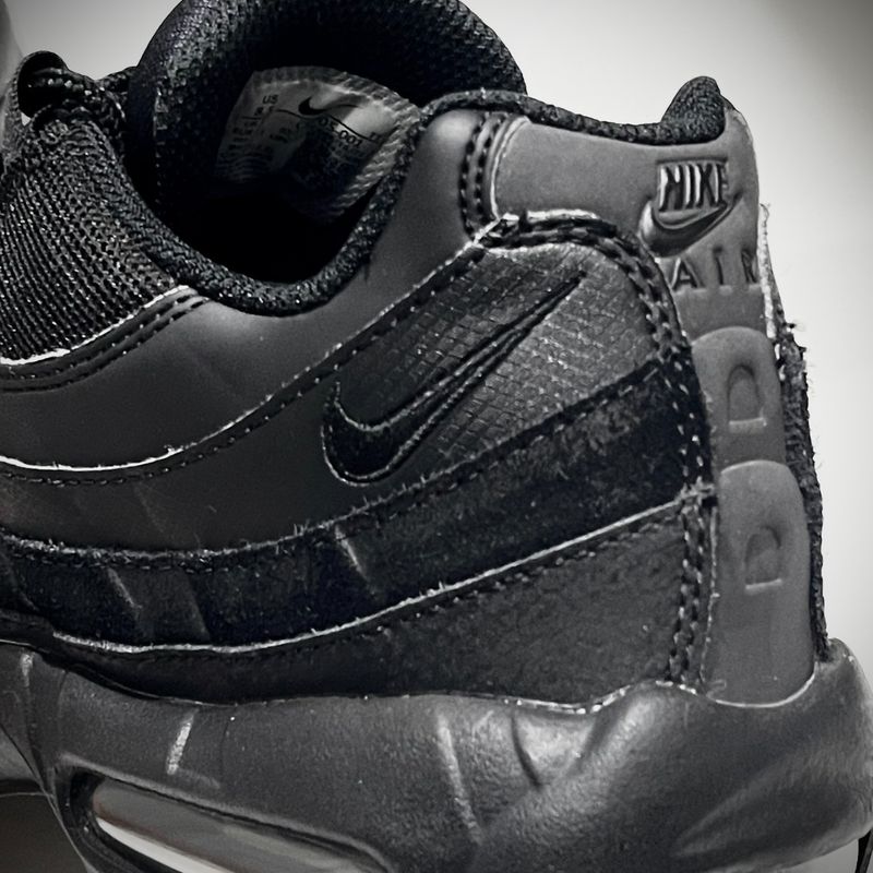 Nike Air Max 95 Essential - Triple Black | Nike Usado 110602515