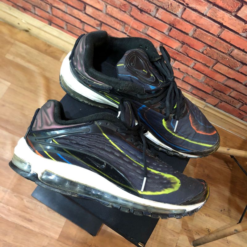 Nike store max deluxe