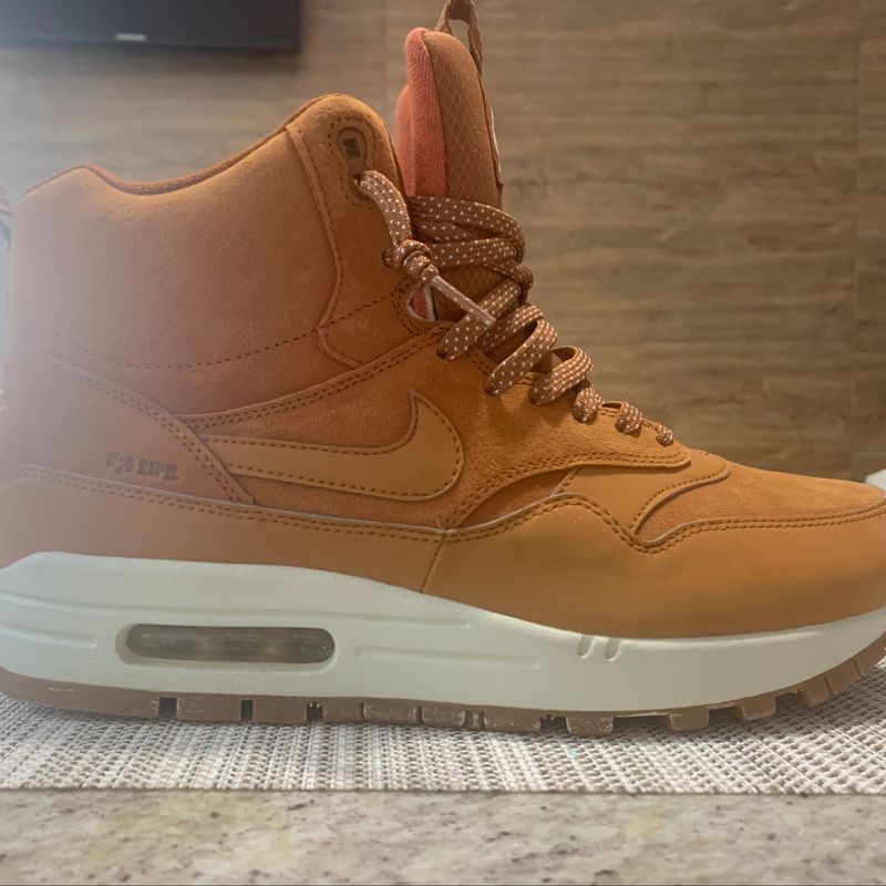 New nike sneaker store boots