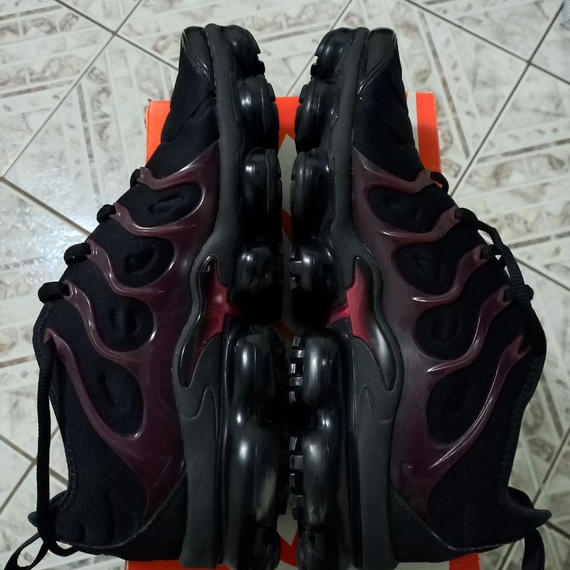 Nike vapormax plus black and red orders