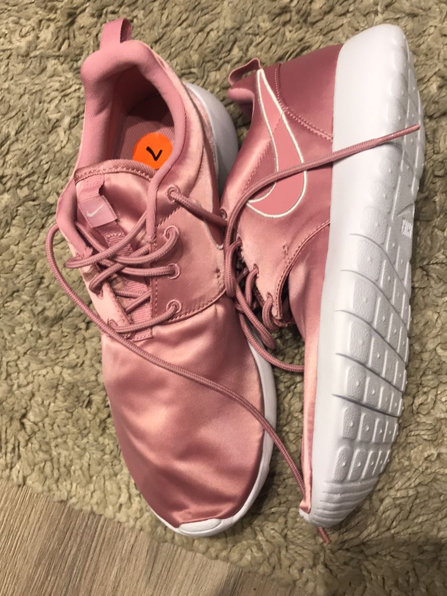 tenis nike cetim rosa