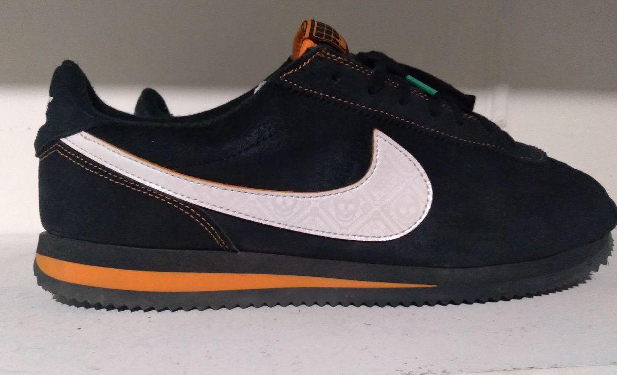 dia de los muertos nike cortez