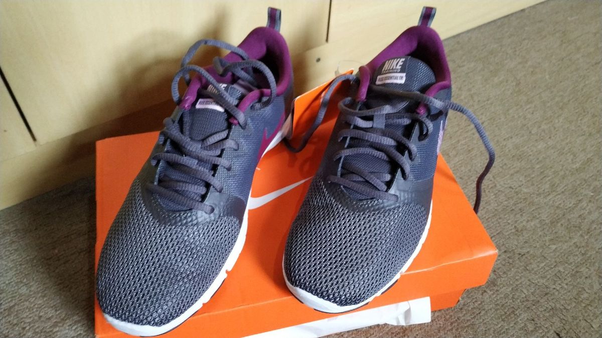 tenis nike tr feminino