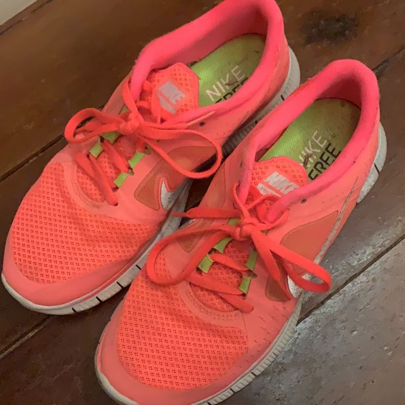 Nike free sale neon pink