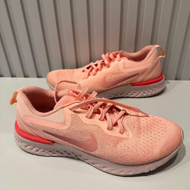 Nike store react glide