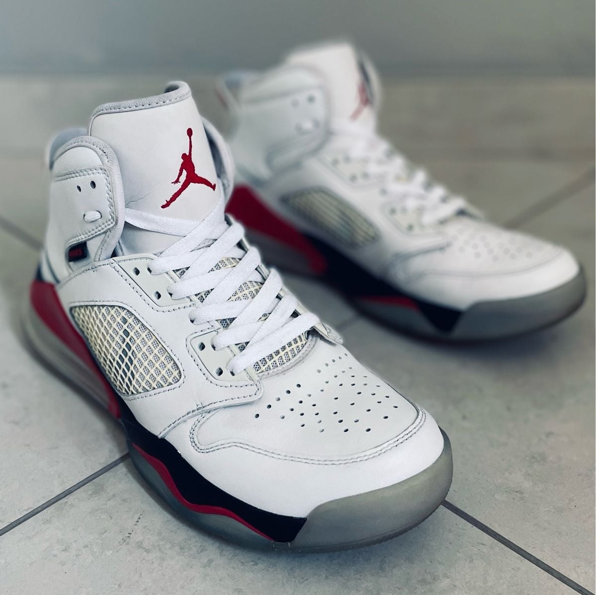 NIKE Jordan Mars270 White Fire Red 27cm 楽天市場】[ ポイントUP