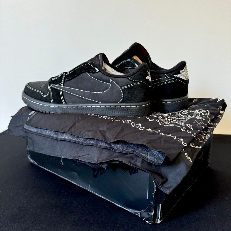 Travis Scott × Nike Black Phantom