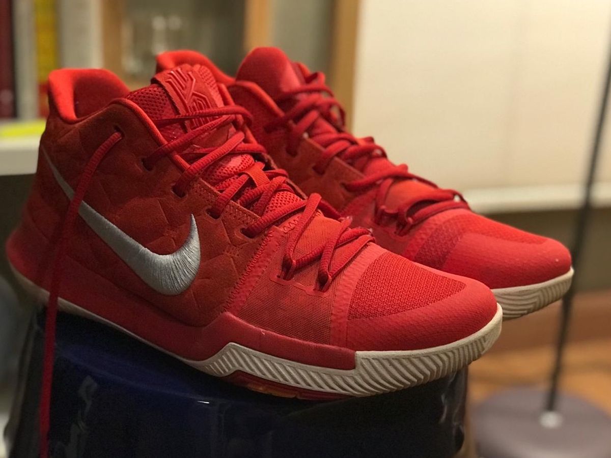 kyrie 4 vermelho