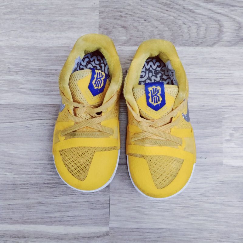 Nike Kyrie Irving 2 Baby 20 21 T nis Infantil Raro Cal ado Infantil para Beb Nike Usado 78499610 enjoei