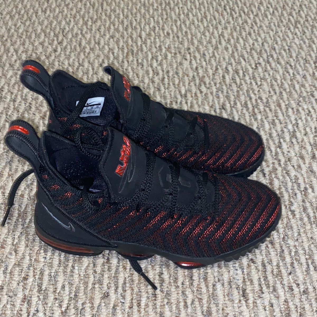 Lebron 16 preto sales e vermelho