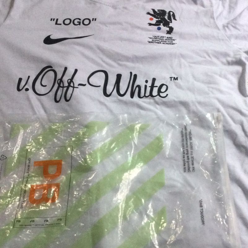 Nike off hot sale white tee