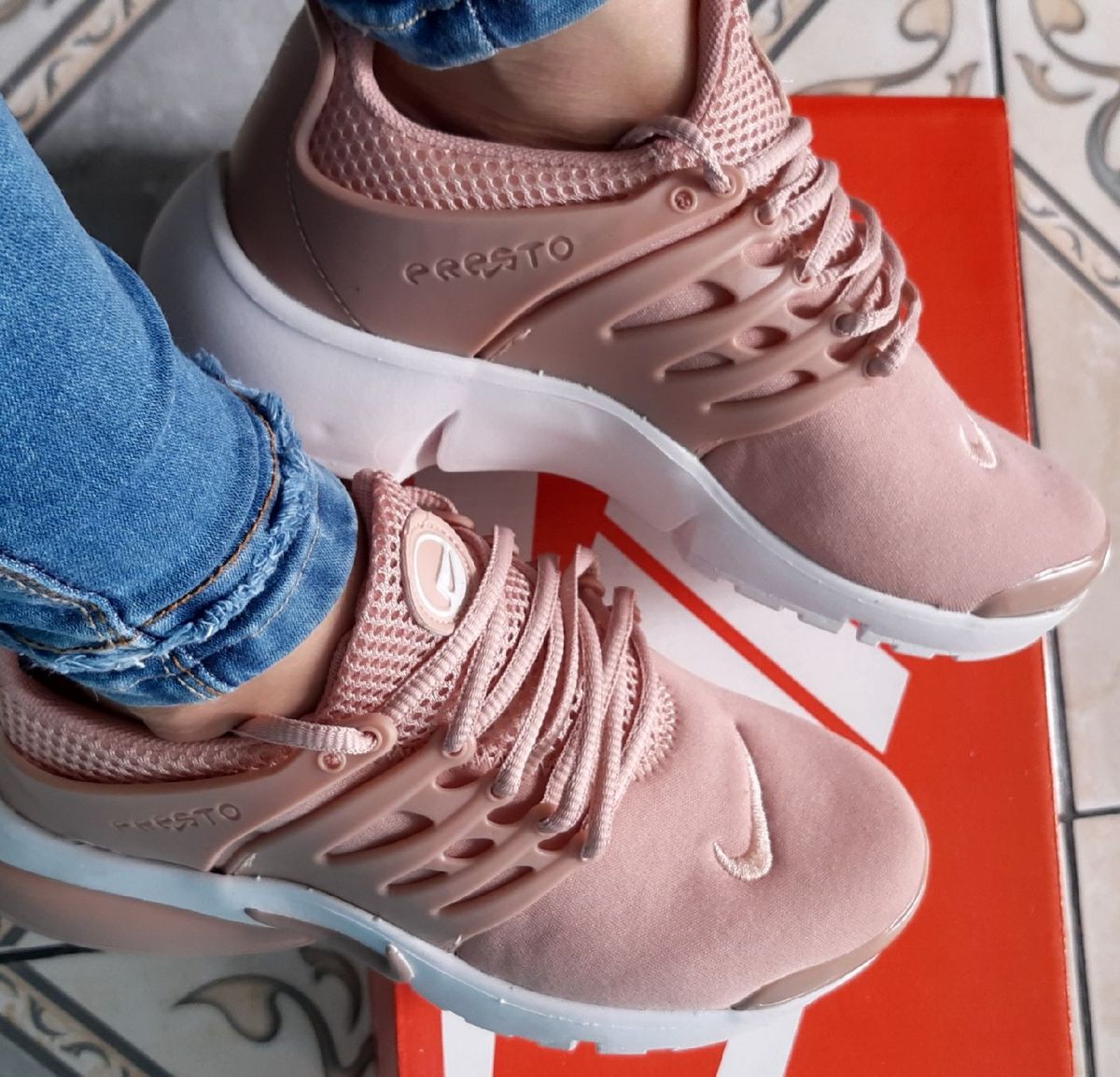 tênis nike air presto nude