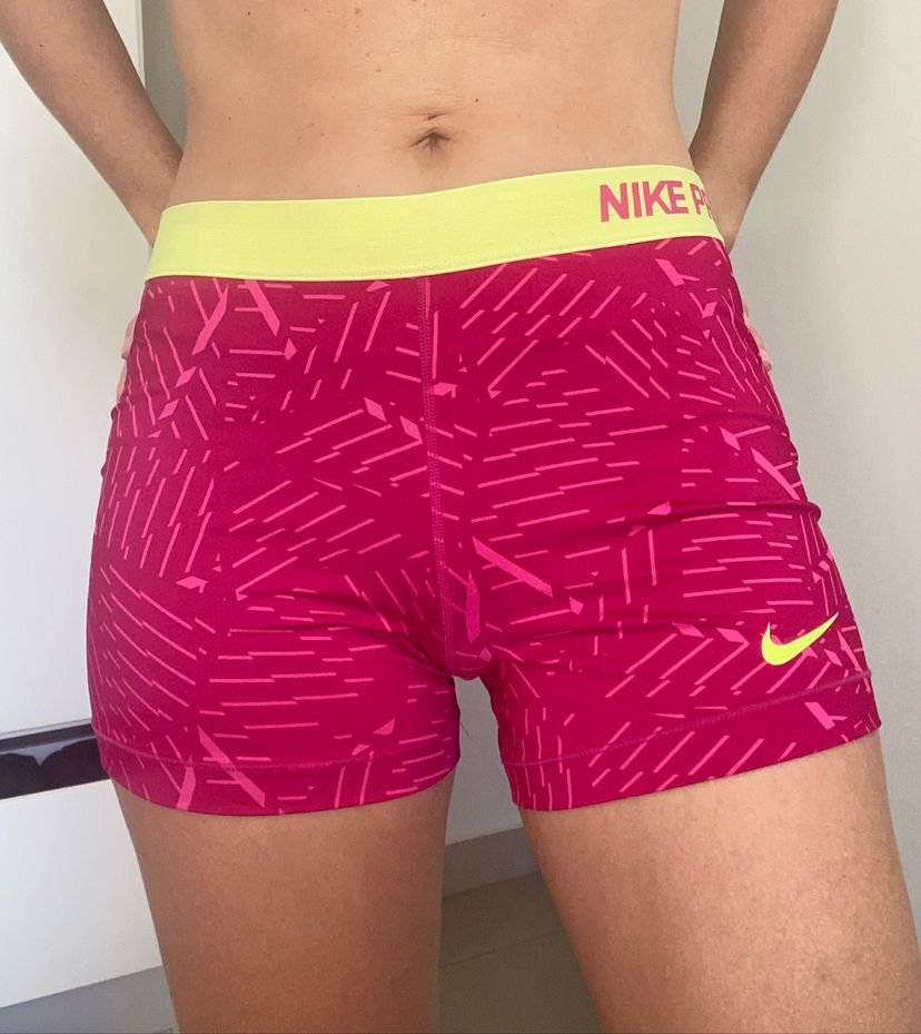 nike pro pink