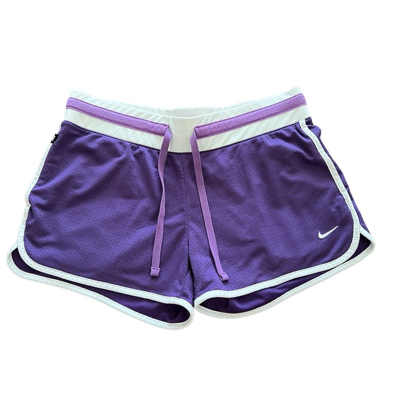 Nike Purple Shorts! Tamanho M com Bolsos. Linha Especial Atlética. Roxo com  Detalhes em Branco., Shorts Feminino Nike Usado 95212642