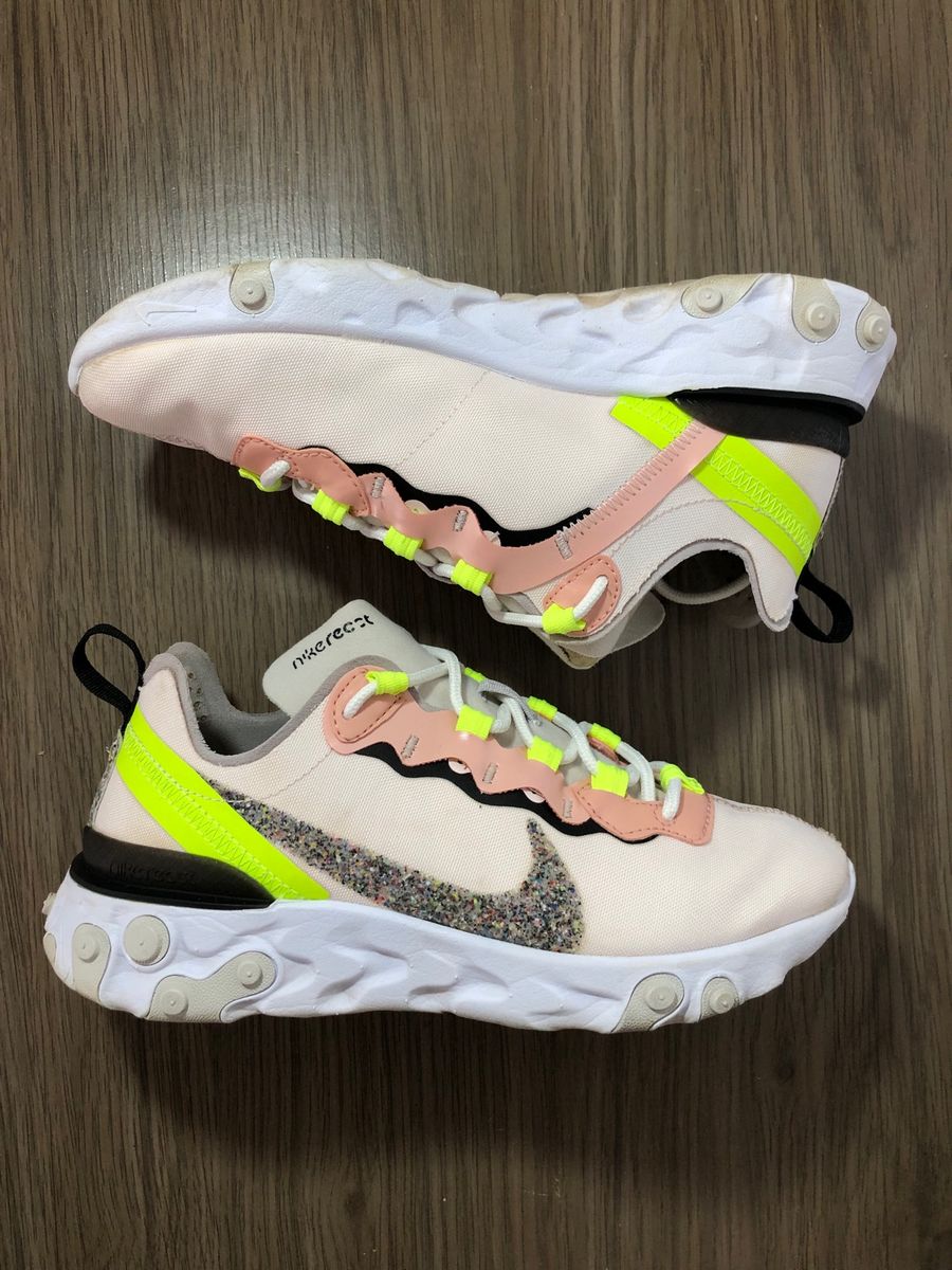 Nike react element store pale pink