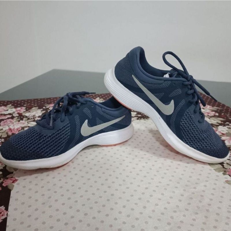 Nike revolution 2024 4 navy