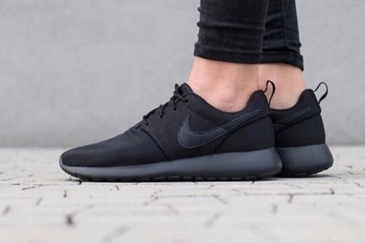 tênis nike roshe one feminino preto