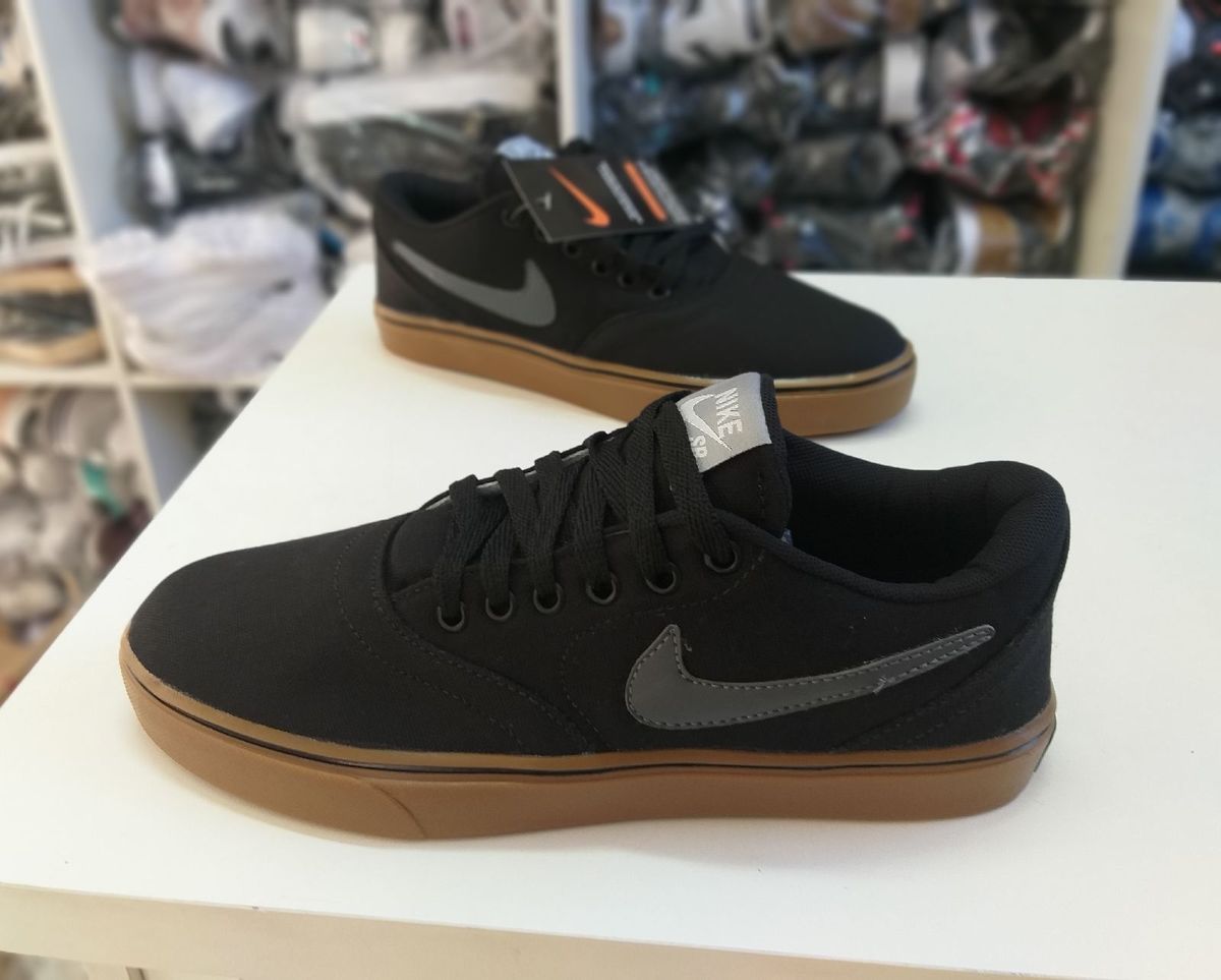 nike sb preto solado marrom